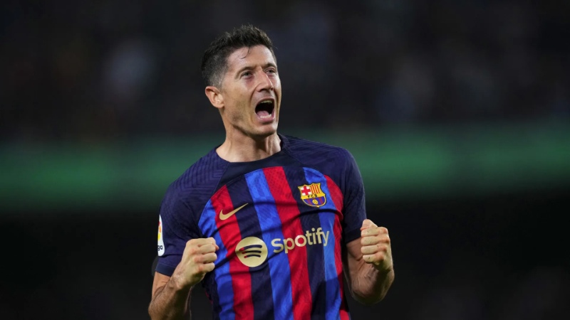 MU muốn ký hợp đồng với Lewandowski